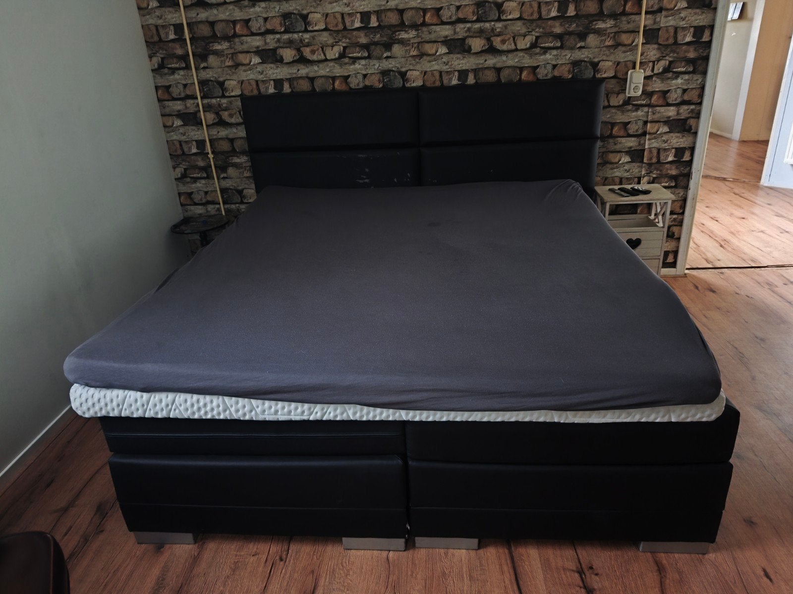 Twee boxspring bedden met elektrische lattenbodems, Ophalen