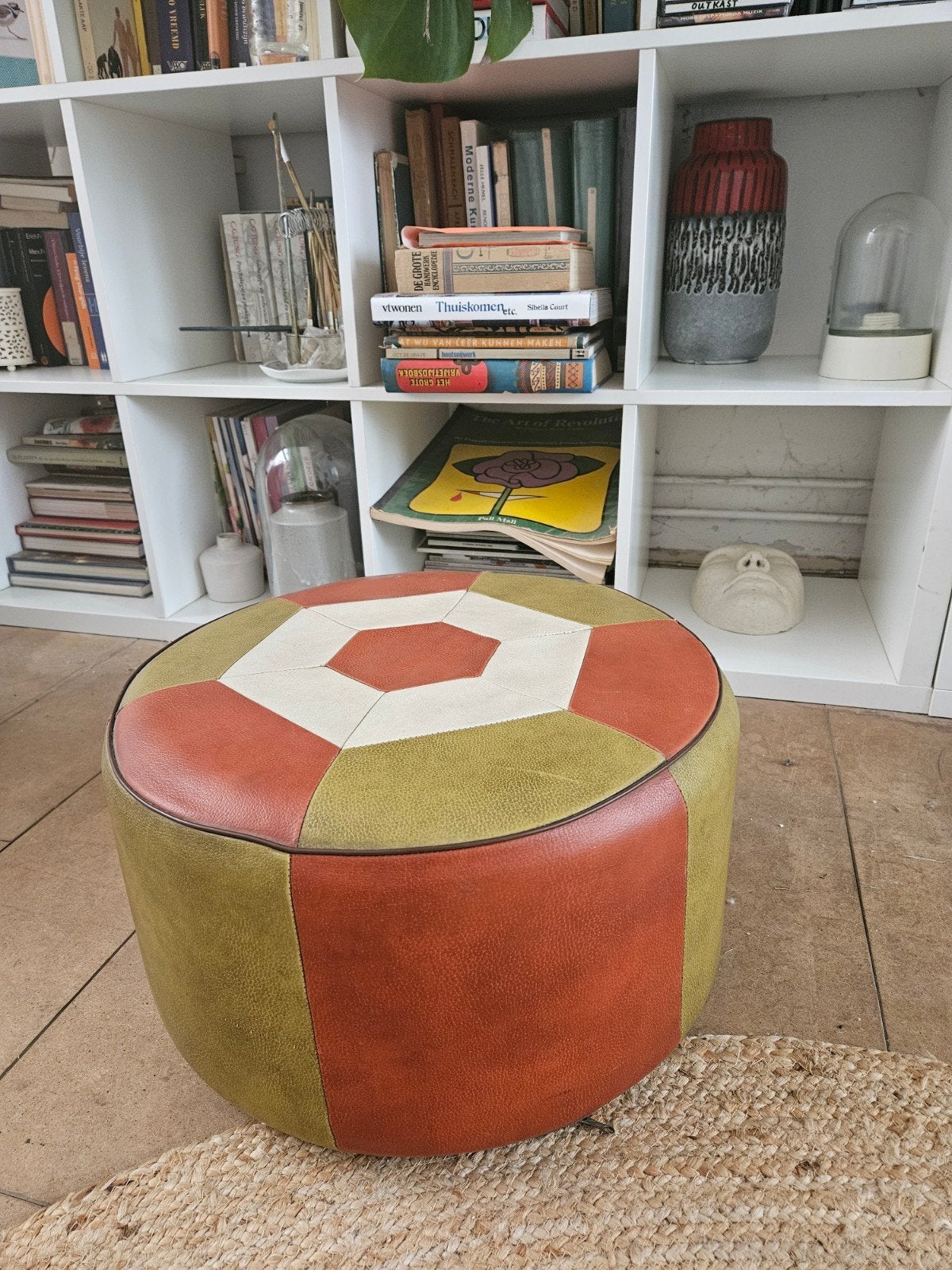 Leuke vintage/retro skai leren poef., Ophalen, Minder dan 50 cm, Gebruikt, Rond