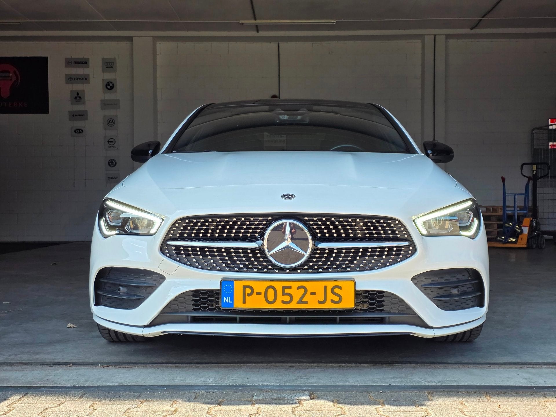 Mercedes-Benz CLA-klasse 200 Premium Plus / PANO / SFEER / C, Auto's, Mercedes-Benz, CLA, Gebruikt, 4 cilinders, Automatische klimaatregeling