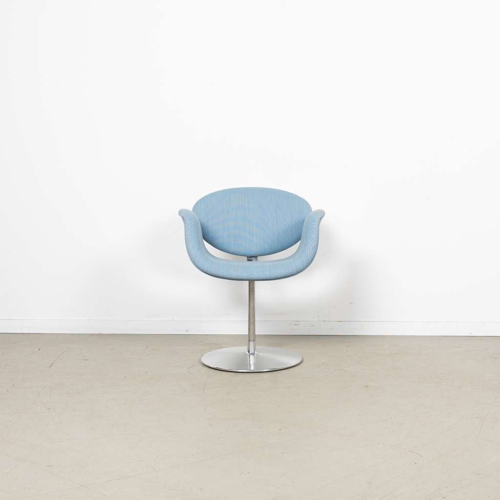 1x Artifort Little Tulip Stoel Lichtblauw Stof - Aluminium, Niet ingevuld, Blauw, Niet ingevuld, Zo goed als nieuw