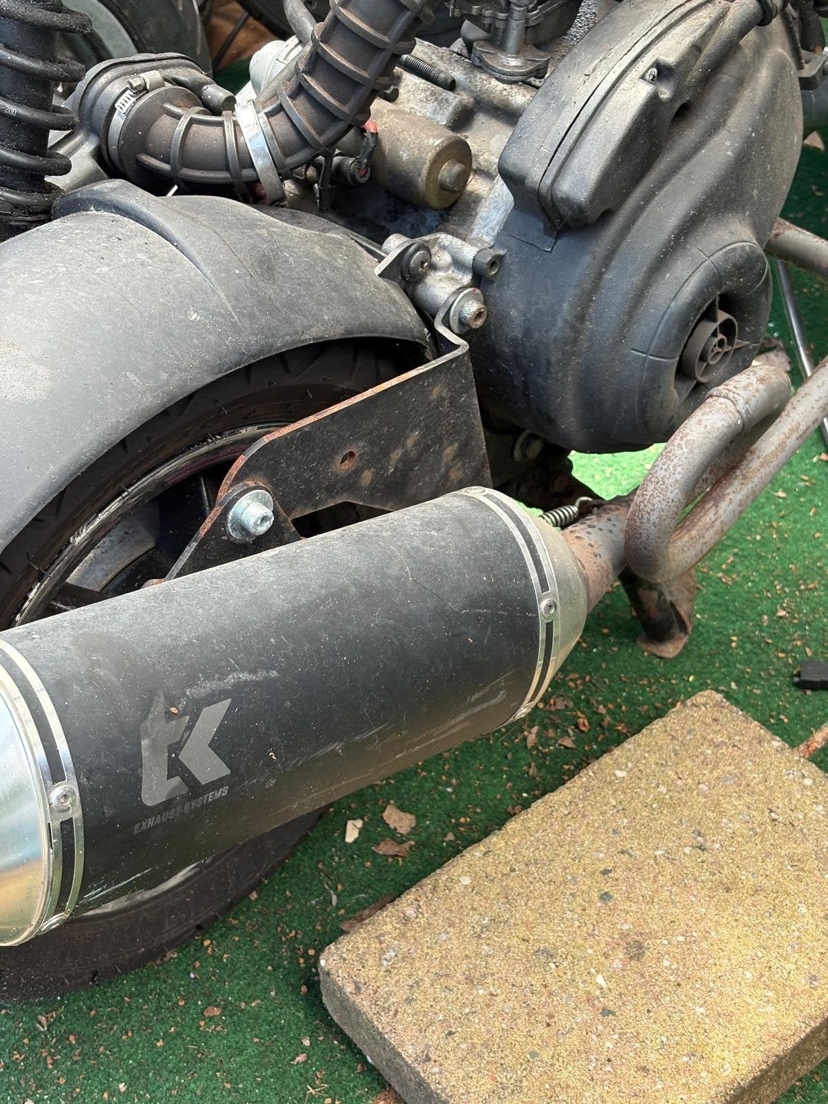 Piaggio Scooter Motorblok met Uitlaat en Carburateur, Ophalen, Gebruikt, Blok, Piaggio