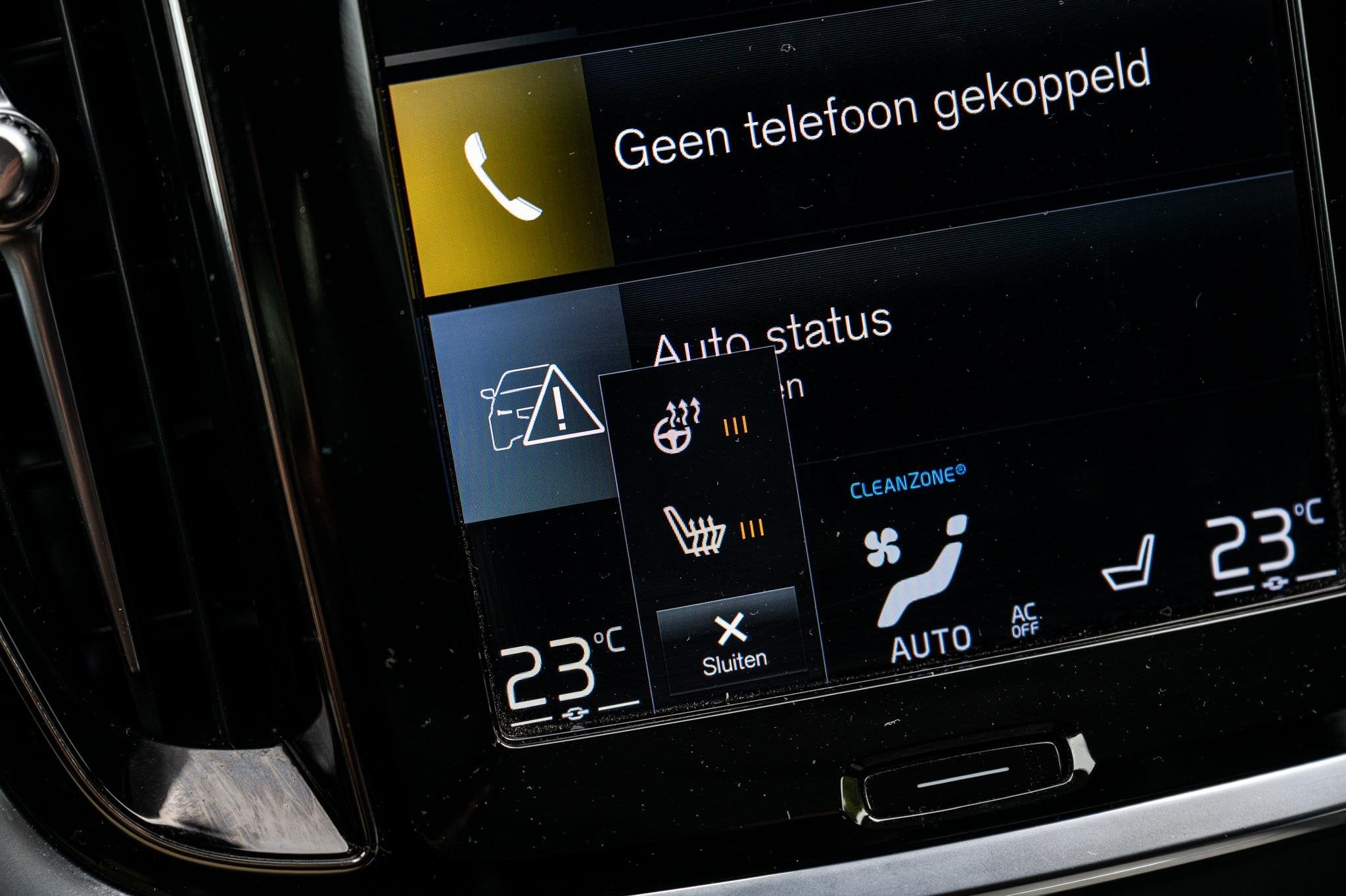 Foto 21 van Volvo V60 Cross Country 2.0 B5 AWD Pro | Achteruitrijcamera