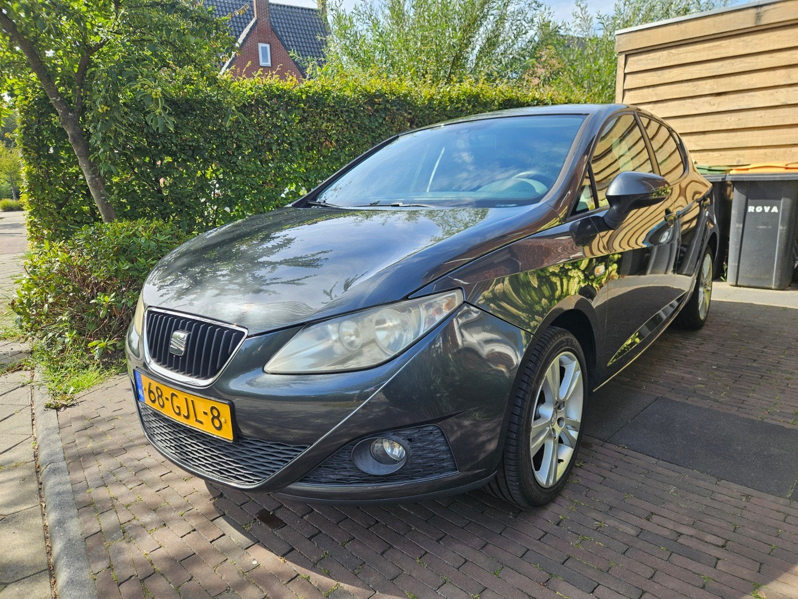 Seat Ibiza 1.4 16V 63KW 5DRS 2008 Grijs, Voorwielaandrijving, 40 €/maand, 4 cilinders, Parkeersensor