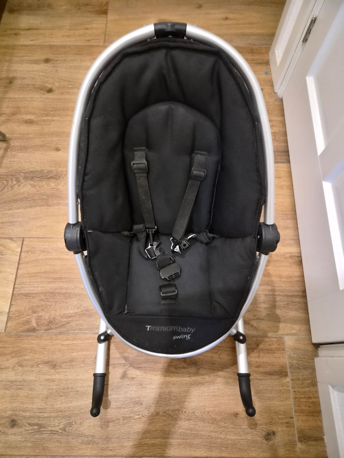 Keurige Titanium Baby Swing wipstoel, Ophalen