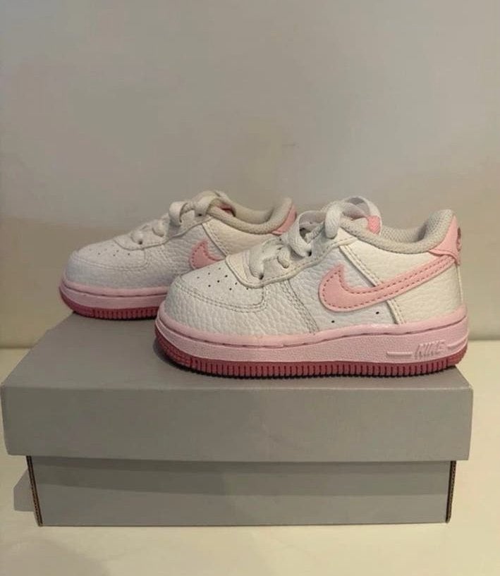 Nike Air Force 1 baby sneakers - wit/roze, Meisje, Schoenen, Nieuw, Ophalen of Verzenden
