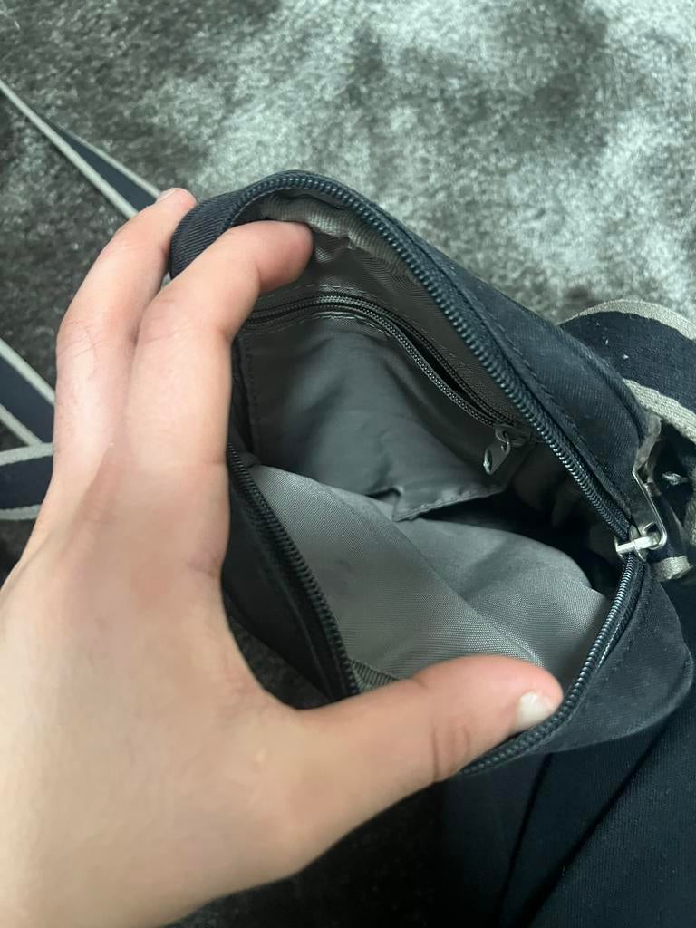 Lacoste zij tas, Ophalen, Zo goed als nieuw, Zwart
