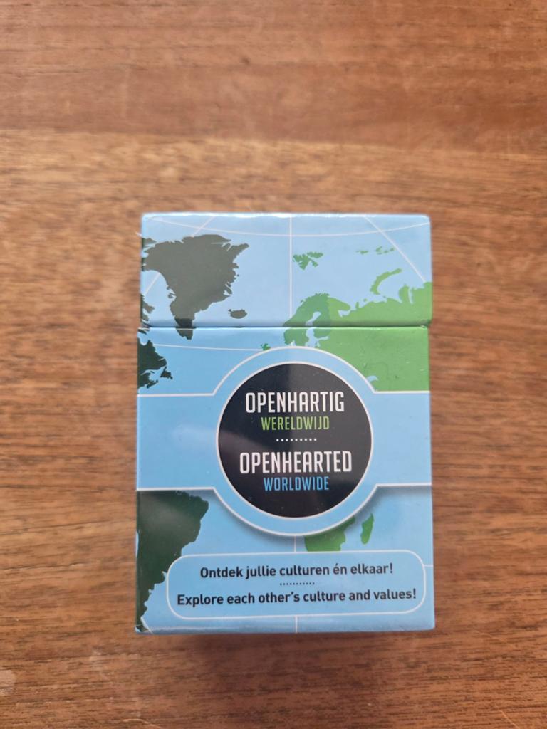 Openhartig wereldwijd / Openhearted Worldwide (NL + EN), Vijf spelers of meer, Ophalen of Verzenden, Zo goed als nieuw, OpenUp!