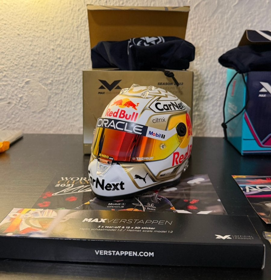 Max Verstappen 1:2 Helm – World Champion 2021 / Season, Verzamelen, Ophalen, Zo goed als nieuw, Formule 1