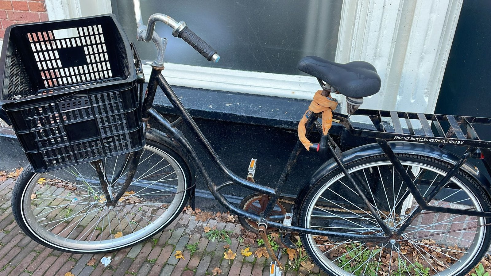 Zwarte fiets, Fietsen en Brommers, Fietsen | Dames | Omafietsen, Ophalen, Gebruikt, Terugtraprem