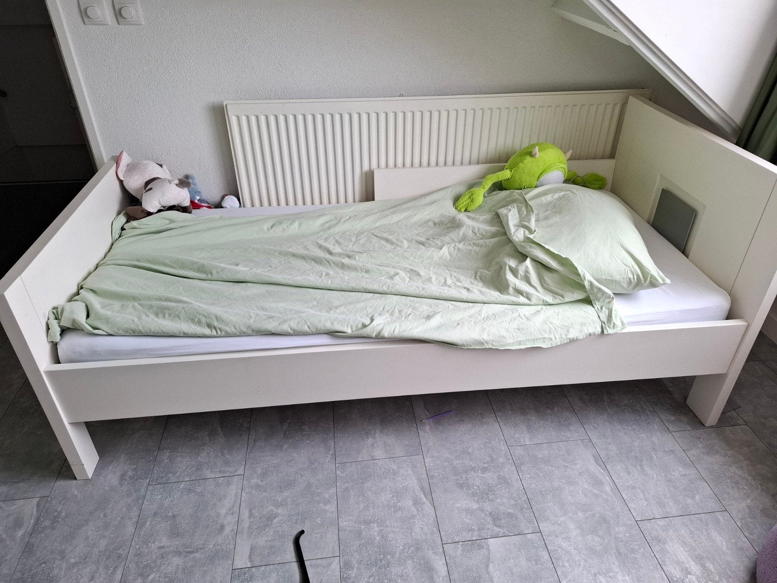 TWF Helsinki Bed, Ophalen, 85 tot 100 cm, Zo goed als nieuw, Lattenbodem
