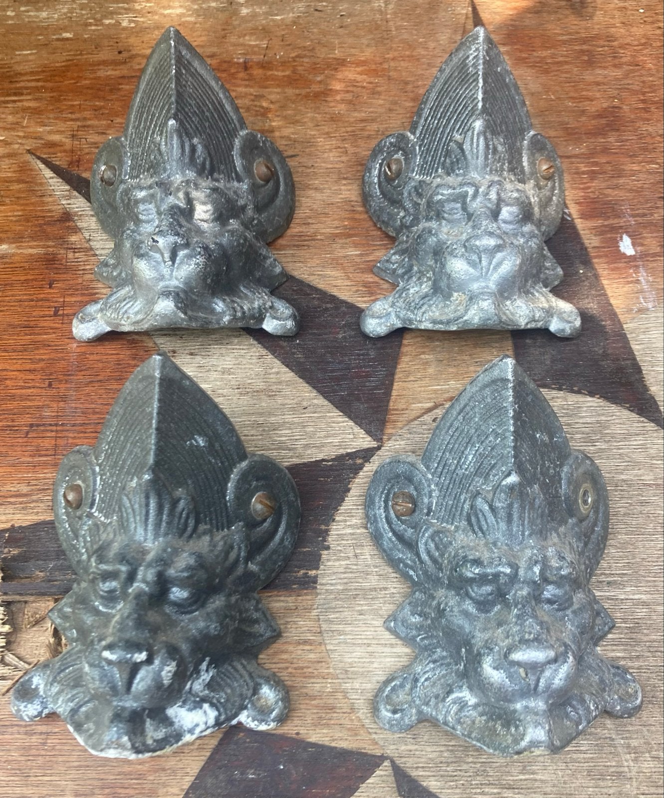 Set van 4 kachelpoten met leeuwenkop - Indonesische stijl, Antiek en Kunst, Ophalen of Verzenden