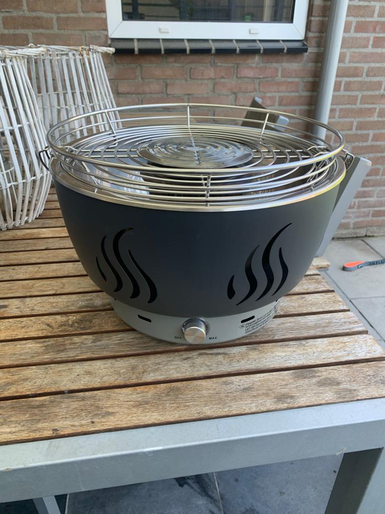 Geventileerde Houtskool Barbecue - Snel & Rookarm, Ophalen, Zo goed als nieuw, Met accessoires