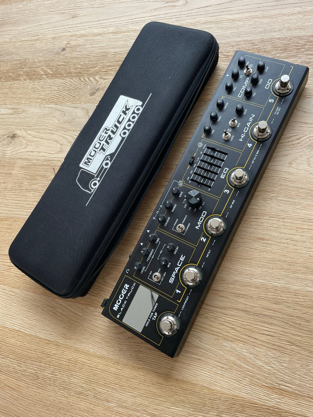 Mooer Black Truck Multi-effect Gitaarpedaal met Koffer, Ophalen of Verzenden, Zo goed als nieuw, Multi-effect