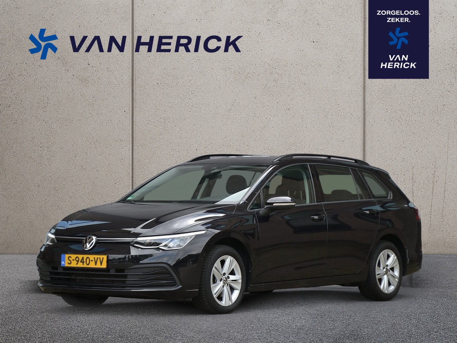 Volkswagen Golf Variant 1.0 eTSI Life Automaat | Navigatie |, Auto's, Stof, Gebruikt, Zwart, Origineel Nederlands