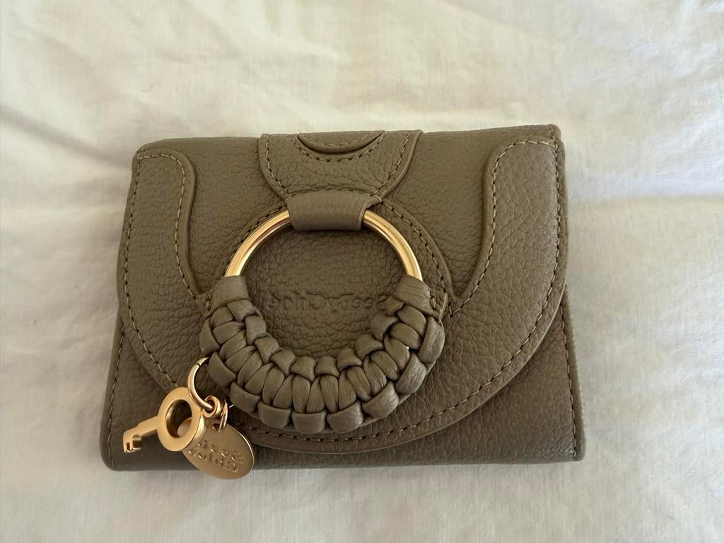 Stijlvolle See By Chloé Portemonnee - Taupe Leer, Sieraden, Tassen en Uiterlijk, Overige merken, Overige kleuren, Nieuw, Ophalen of Verzenden