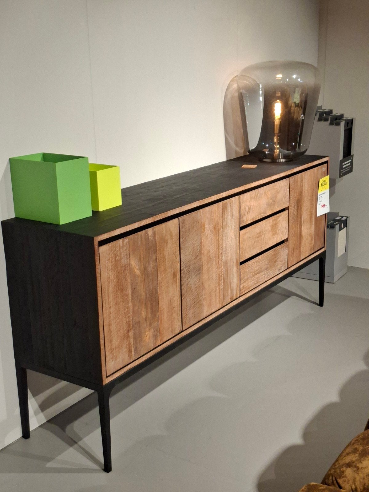 Showroommodel Sawa Dressoir Teakhout, Ophalen, Nieuw, Teakhout, Met deur(en)