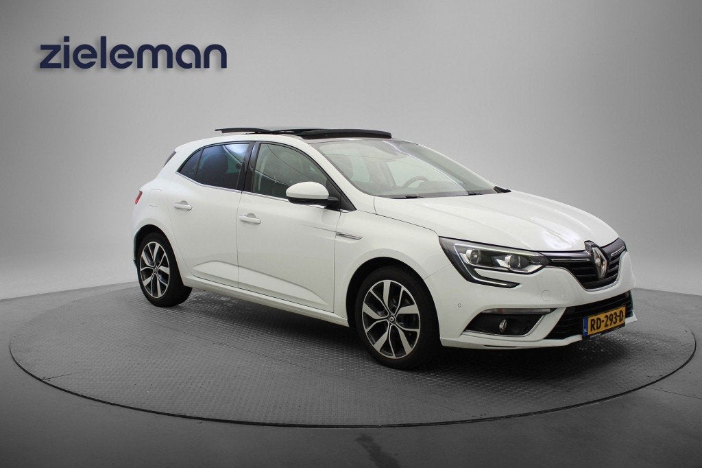 Renault MEGANE 1.2 TCe Bose - Panorama, Carplay, Camera, Key, Parkeersensor, 101 pk, Gebruikt, 4 cilinders