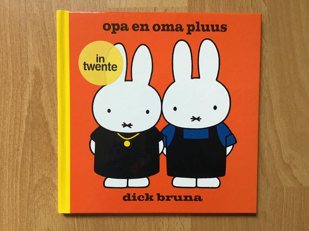Opa en oma pluus in het Twents - Dick Bruna., Boeken, Ophalen of Verzenden, Zo goed als nieuw