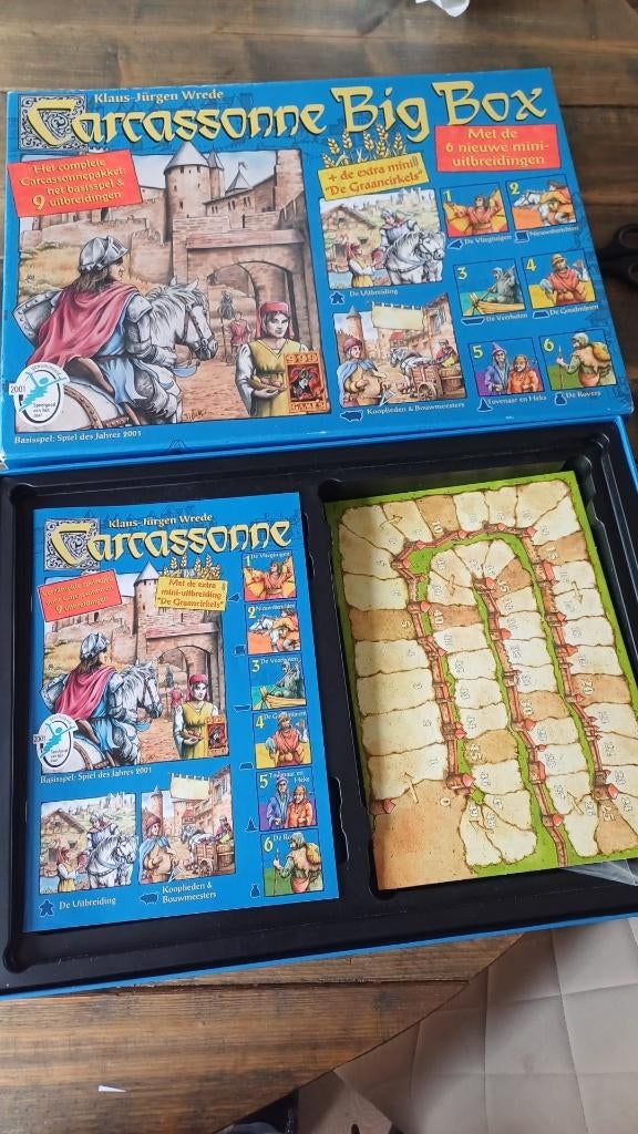 bordspellen oude versie Carcassonne Big Box Blauw 999 games, Vijf spelers of meer, Ophalen of Verzenden, Nieuw, 99 games