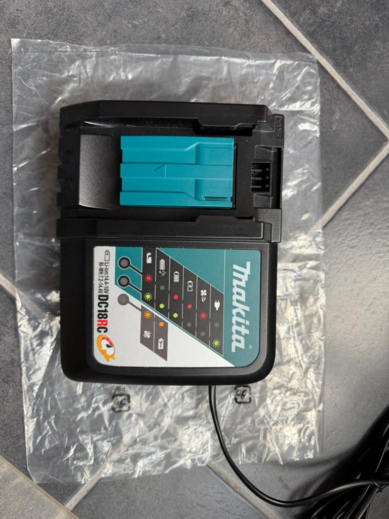 Makita DC18RC Snel oplader 18V nieuwe, Ophalen of Verzenden, Zo goed als nieuw