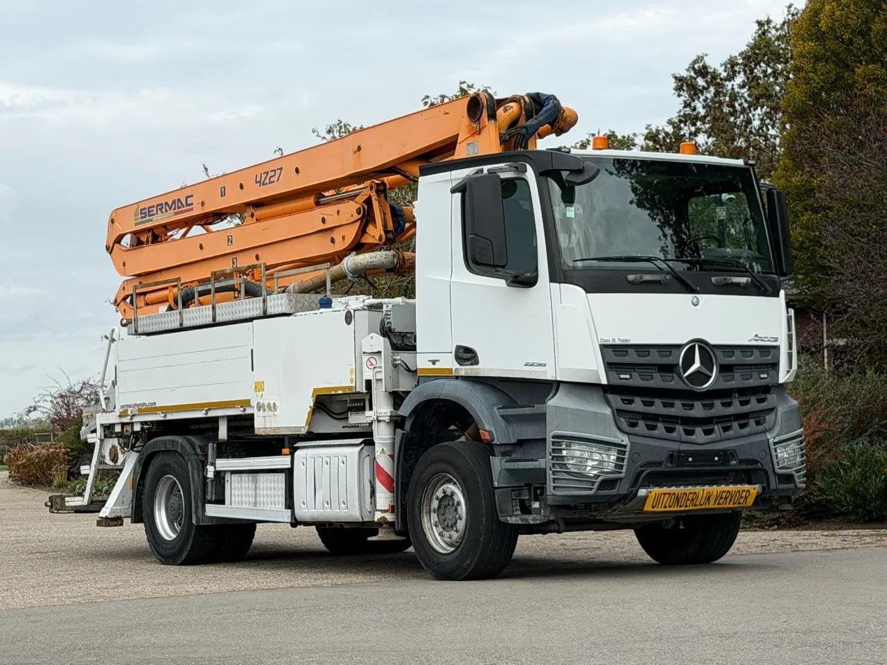 Mercedes-Benz Arocs 2236 PUMI/BETONPOMP!BETONPUMPE 2017!SERM, Achterwielaandrijving, Euro 6, 360 pk, Wit