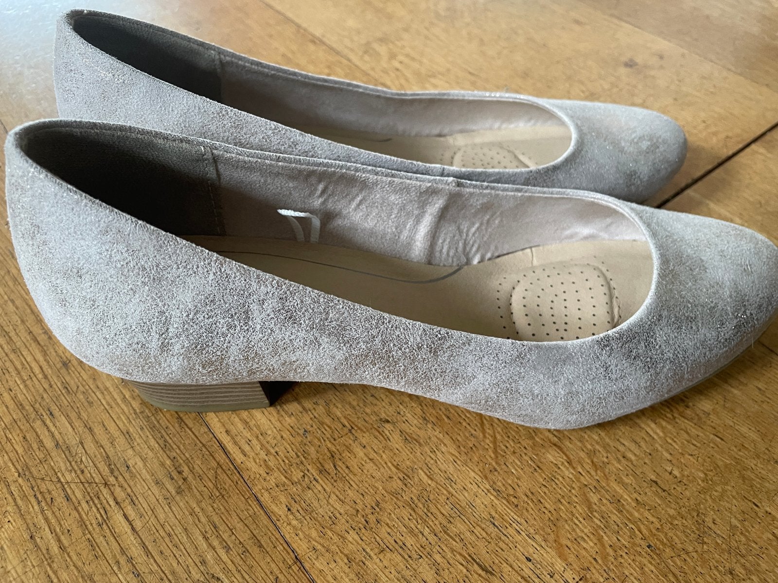 Marco Tozzi Pumps Maat 39 - Zo goed als nieuw, Ophalen of Verzenden, Zo goed als nieuw, Beige, Pumps