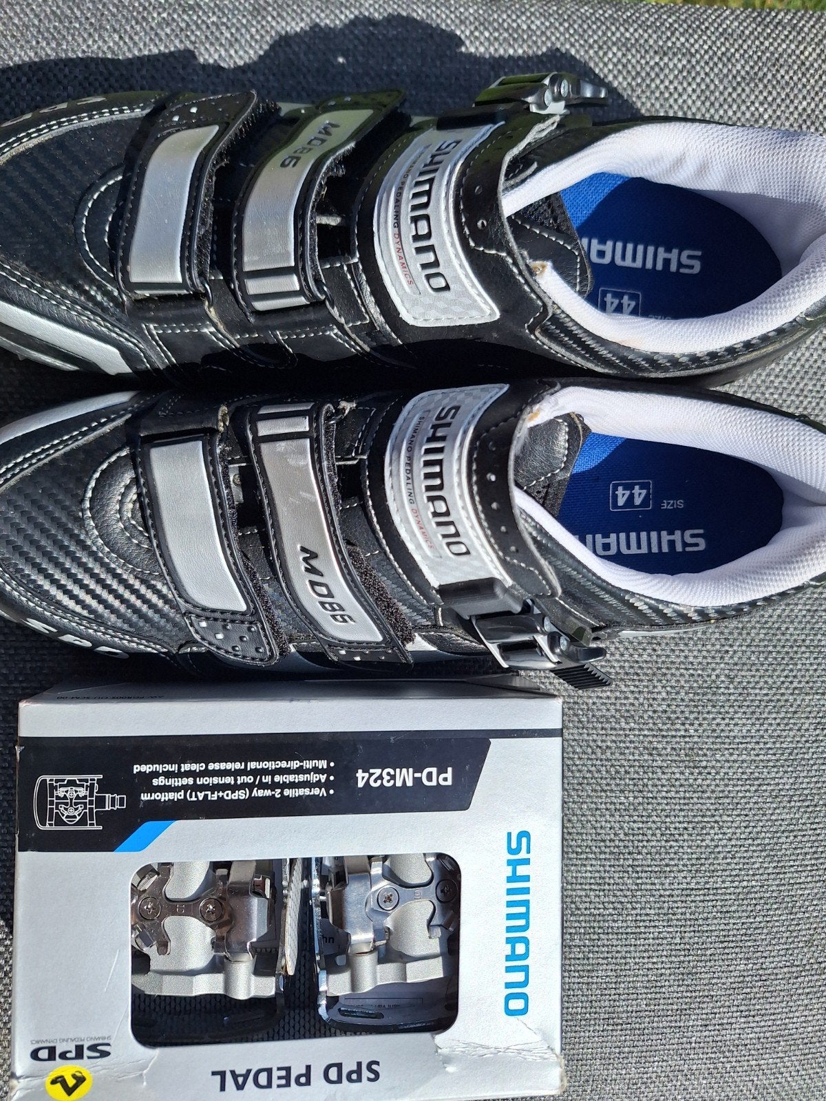 Shimano fietsschoenen (maat 44) en SPD-pedalen PD-M324, Fietsen en Brommers, Fietsaccessoires | Fietskleding, Ophalen, Nieuw, Overige maten
