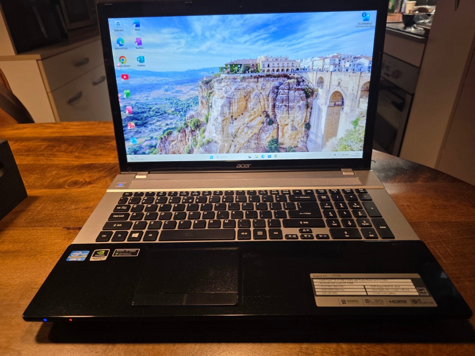 Acer Aspire V3/17,3"/i5/16GB/628GB/W11/Office/Hdmi/Bluetooth, Gebruikt, Met videokaart, 2 tot 3 Ghz, Qwerty