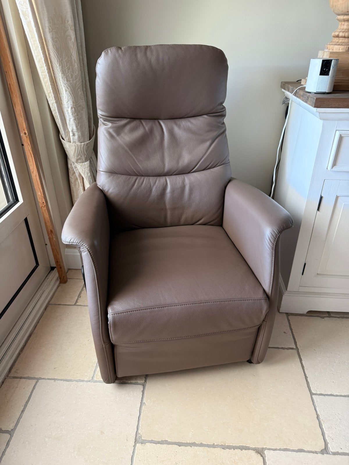 Comfortabele Elektrische Relaxfauteuil CIAR, Ophalen, Zo goed als nieuw, 75 tot 100 cm, Modern