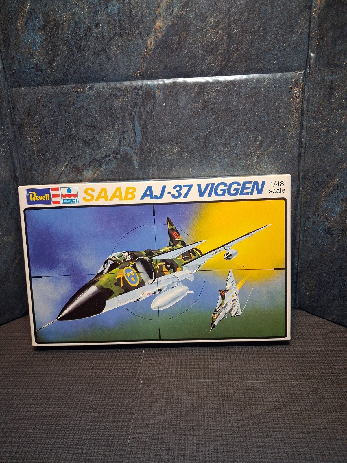 Revell - SAAB AJ-37 Viggen, Revell, Ophalen of Verzenden, Zo goed als nieuw, Groter dan 1:72