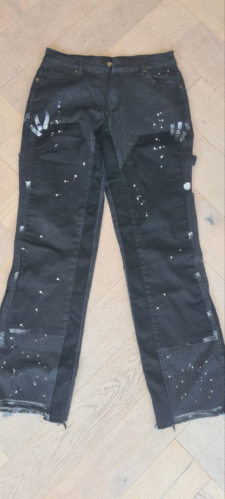 Nieuwe spijkerbroek flared verfspatters - Maat S, Ophalen of Verzenden, Nieuw, Jongen, Broek