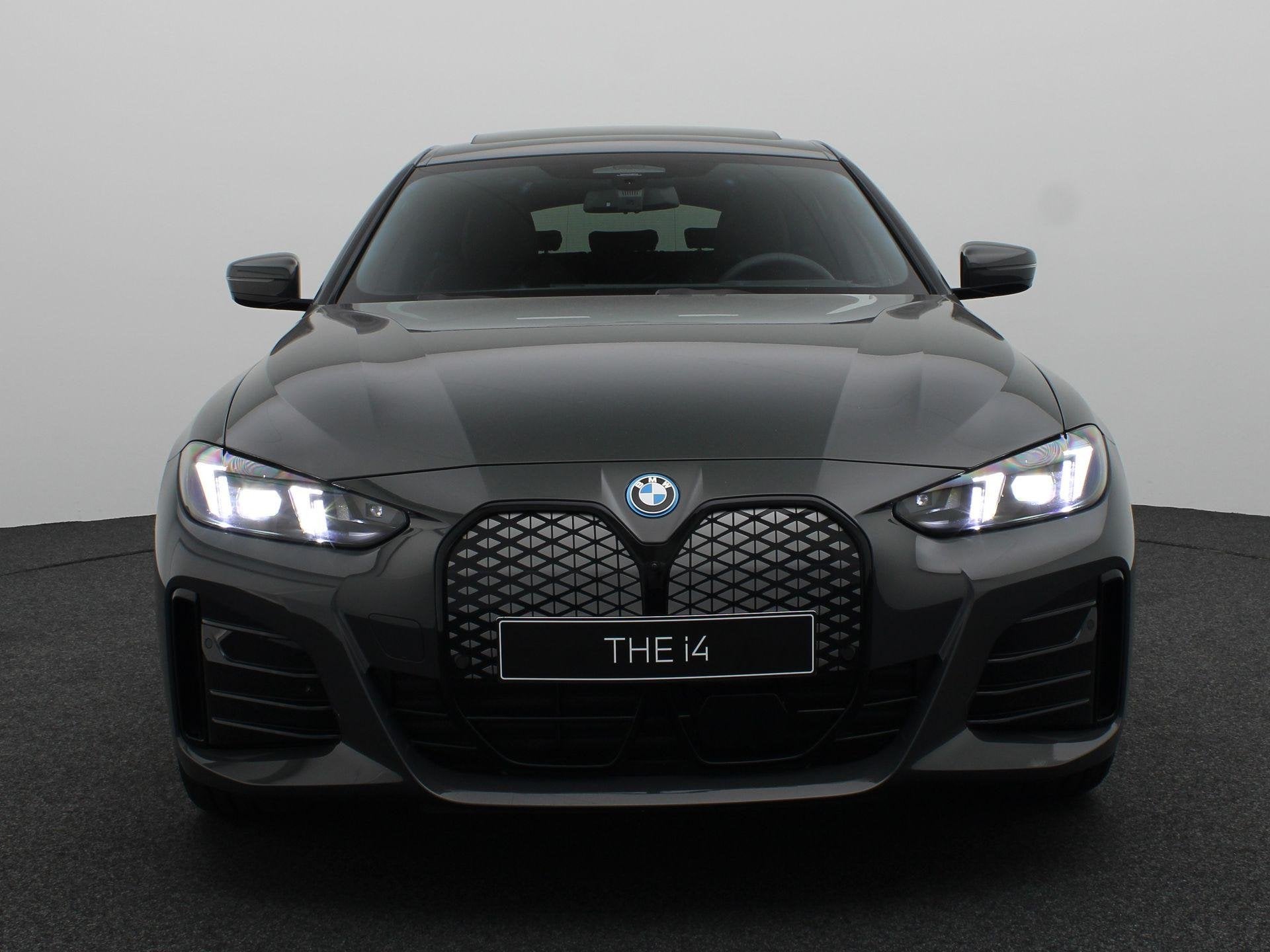 BMW i4 eDrive35 High Executive | M Sportpakket Pro | Innovat, Zwart, 286 pk, 420 min, Nieuw