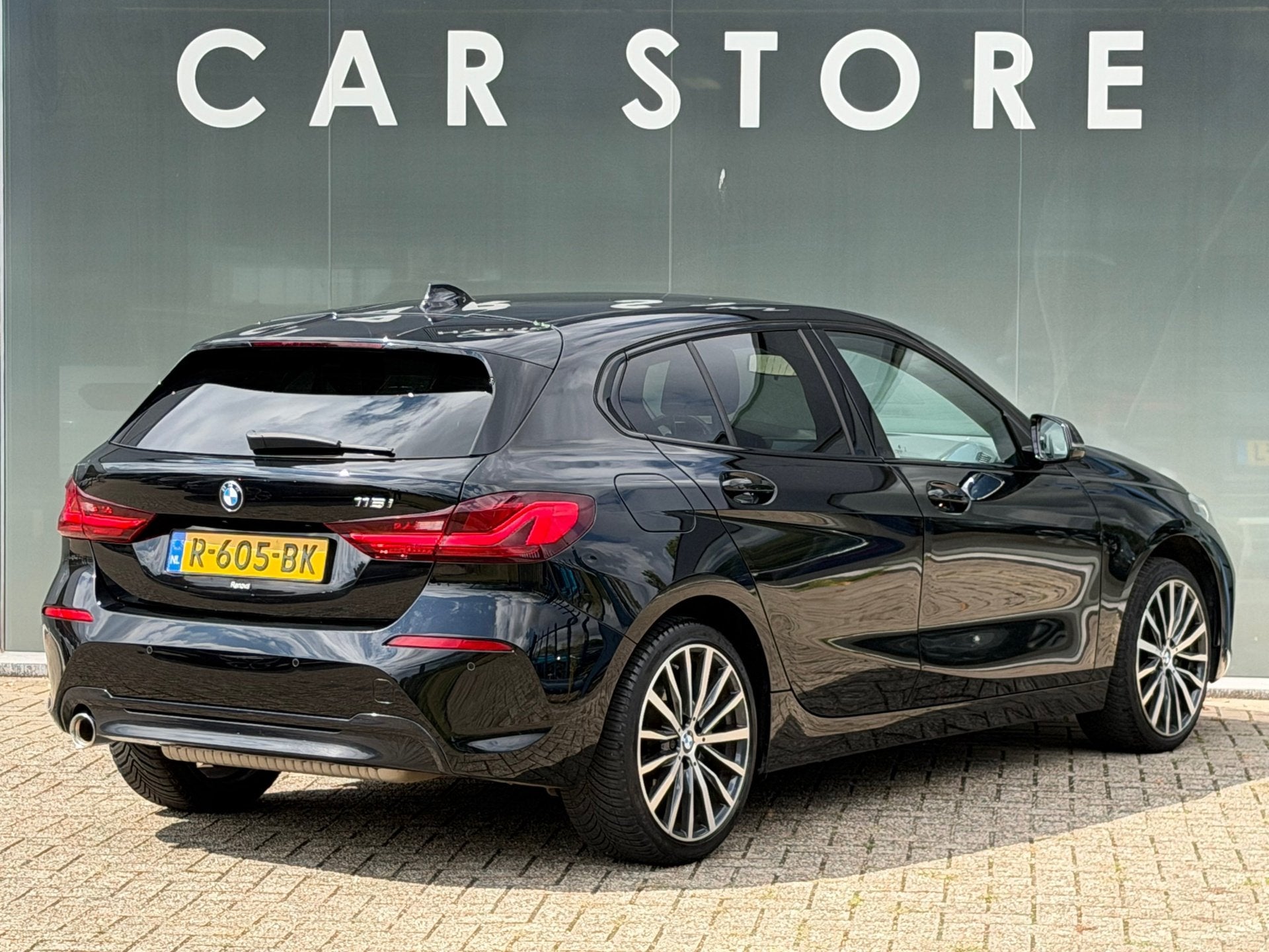 BMW 1-serie 116i Sport line Business Edition |NAV|PDC| Stoel, Auto's, Gebruikt, Leder en Stof, Zwart, Origineel Nederlands