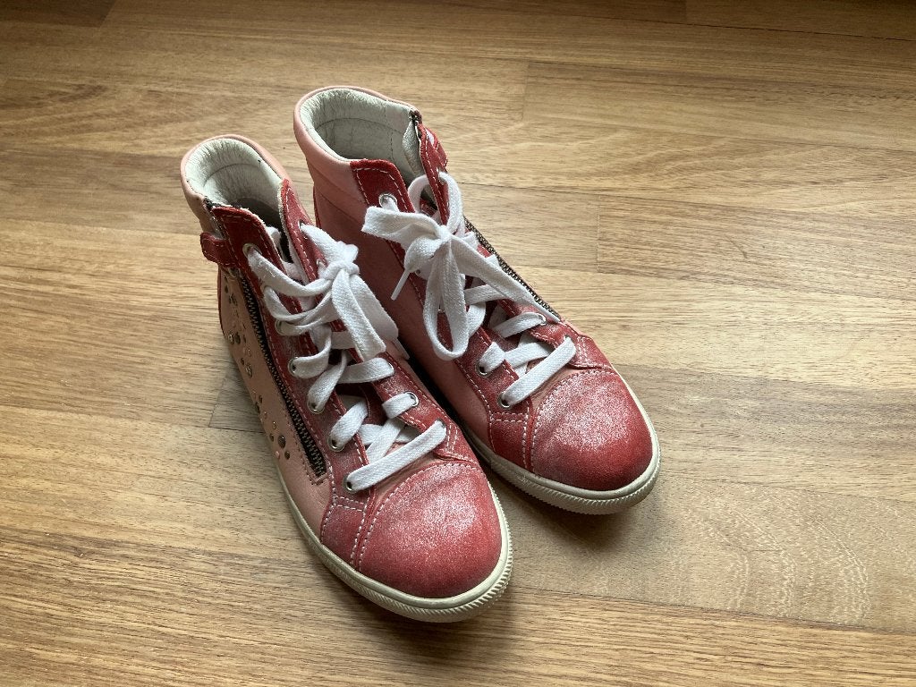 Te koop aangeboden, Kleding | Dames, Onbekend., Ophalen of Verzenden, Roze, Sneakers of Gympen