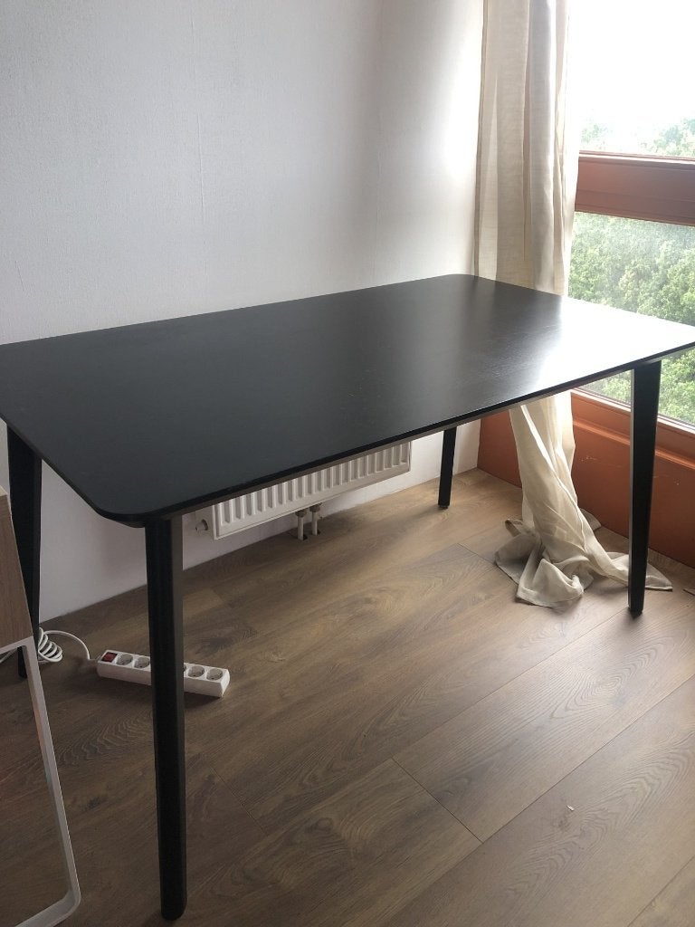 Zwarte houten tafel/bureau IKEA, Huis en Inrichting, Ophalen, Gebruikt, 100 tot 150 cm, 50 tot 100 cm