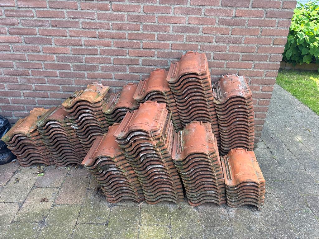 Gratis ophalen: Rode dakpannen Russel Tiglia, Ophalen, Gebruikt, Steen of Klei, 15 m² of meer