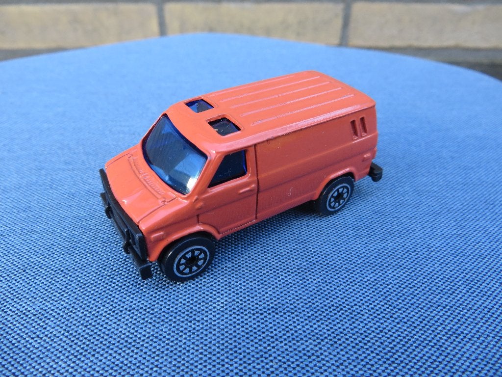 Welly 3inch Chevrolet Chevy Van oranje, Ophalen of Verzenden, Zo goed als nieuw, Auto
