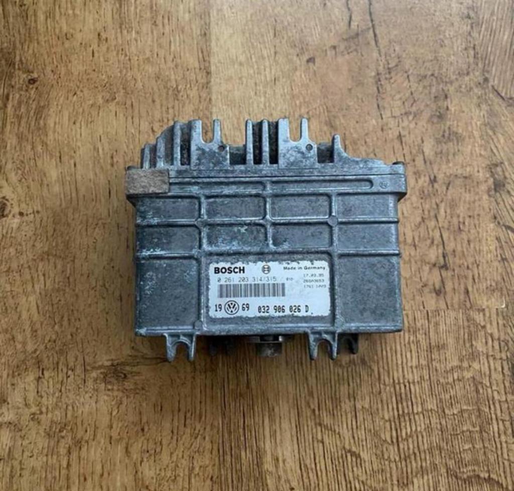 ECU Volkswagen GOLF III, PASSAT, AUDI, SEAT 1.6, BOSCH, Auto-onderdelen, Ophalen of Verzenden, Gebruikt, Seat