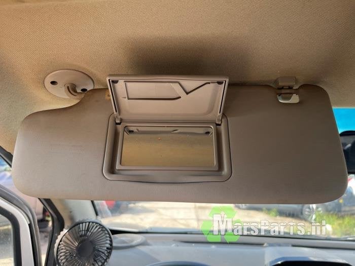 Zonneklep van een Chevrolet Spark, Gebruikt, -, Ophalen of Verzenden, -