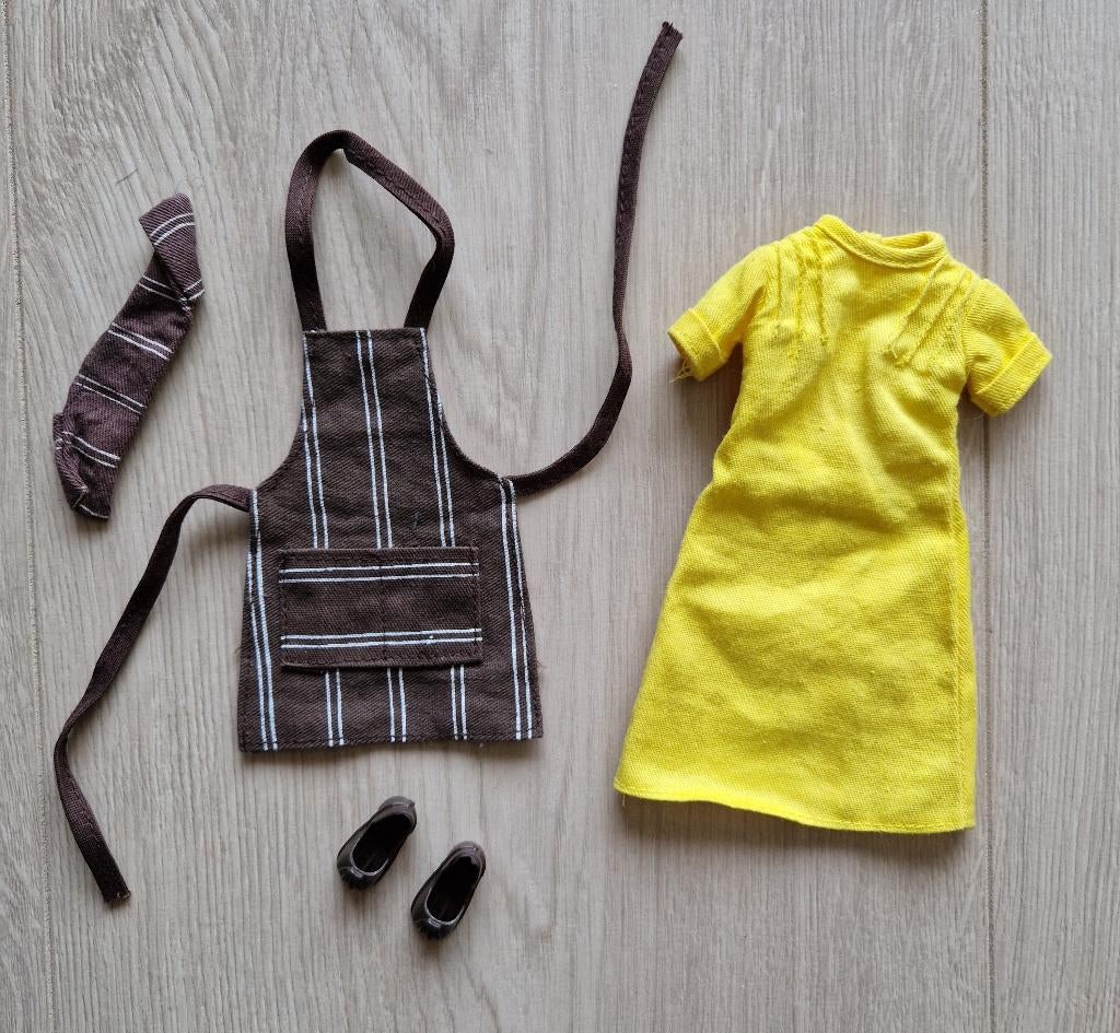 Tkp: vintage barbie Sindy set Cook In, Verzenden, Gebruikt, Kleertjes