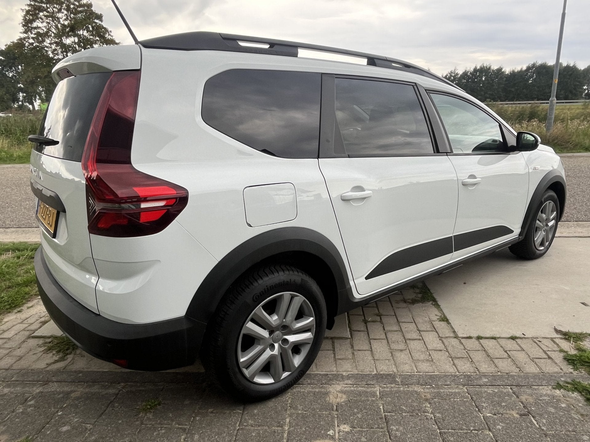 Dacia Jogger 1.0 TCe 100 Expression / LPG-G3 / Dealer onderh, Auto's, Voorwielaandrijving, Stof, Wit, Origineel Nederlands