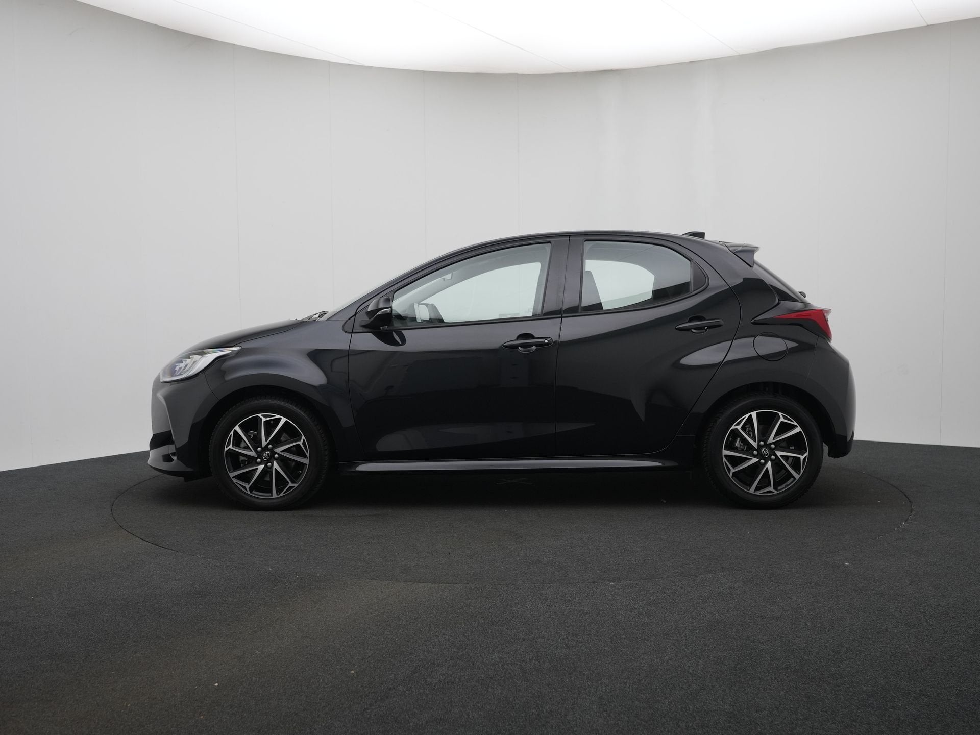 Toyota Yaris 1.5 Hybrid Dynamic | NL-Auto | Parkeercamera |, Auto's, Toyota, 12 maanden, Gebruikt, Hybride Elektrisch/Benzine