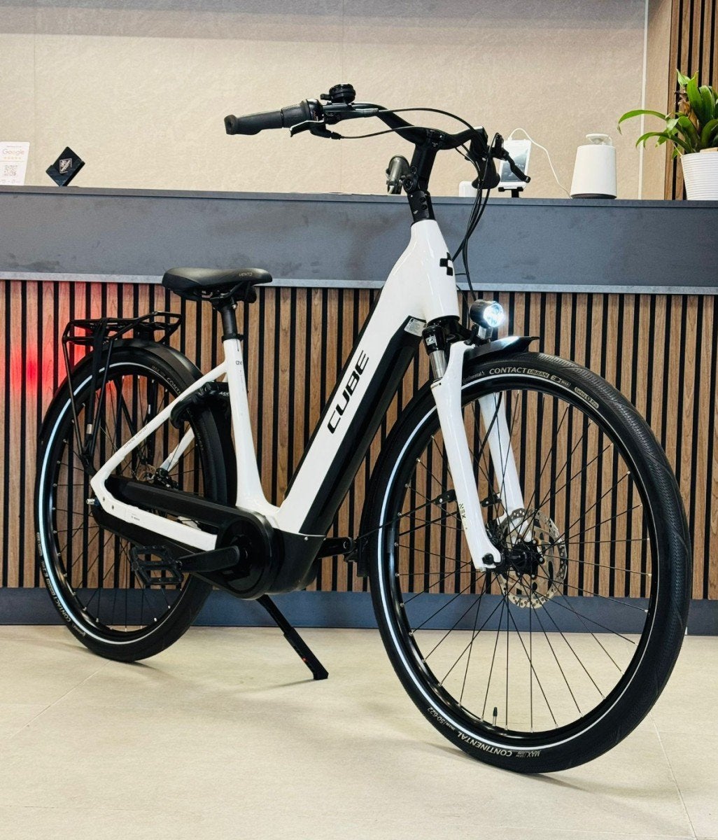Cube One1 / Bosch Active Line Plus / 400 KM / Dames Wit, Fietsen en Brommers, Elektrische fietsen, Ophalen, Gebruikt, -, -