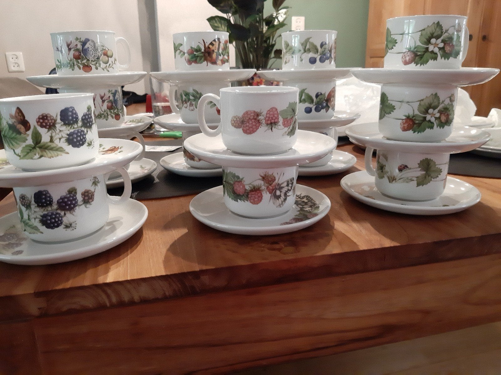 thee / koffie servies marjolein bastin bosvruchten, Ophalen of Verzenden, Zo goed als nieuw