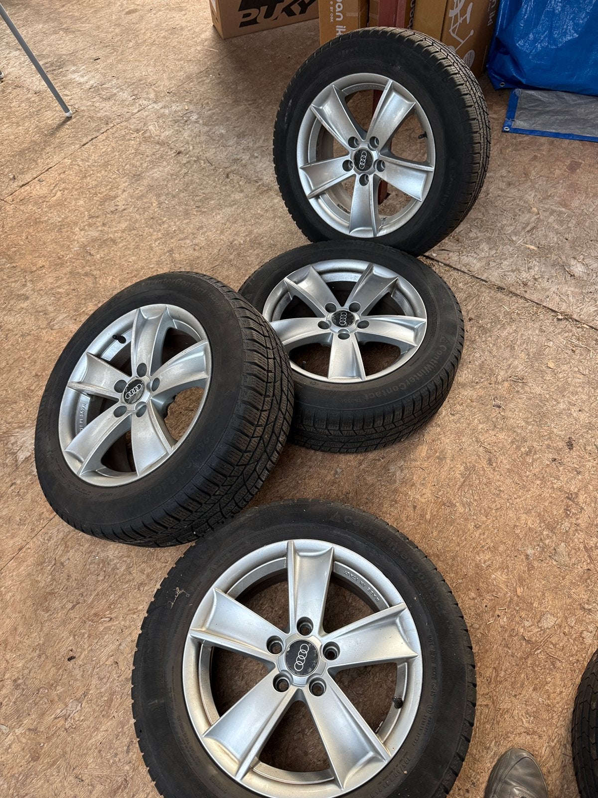 Winterbanden Audi A4 B9 205 60 16 5x112 Continental  winter, Auto-onderdelen, 16 inch, Banden en Velgen, 205 mm, Winterbanden