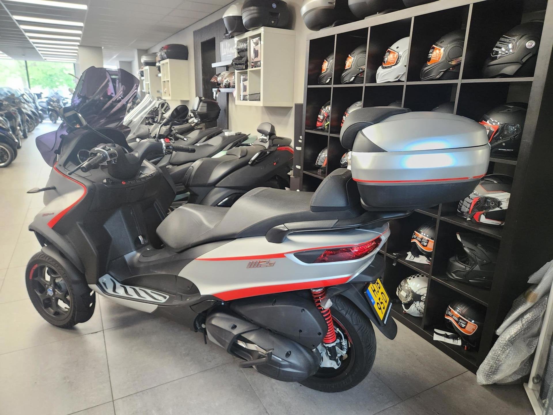 Piaggio MP3 500 HPE SPORT ADVANCED 2022 AKRAPOVIC RIJKLAAR, Bedrijf, Overig, Mauritslaan, 110
6161HZ  GELEEN, NL, Info@motorstorelimburg.nl
