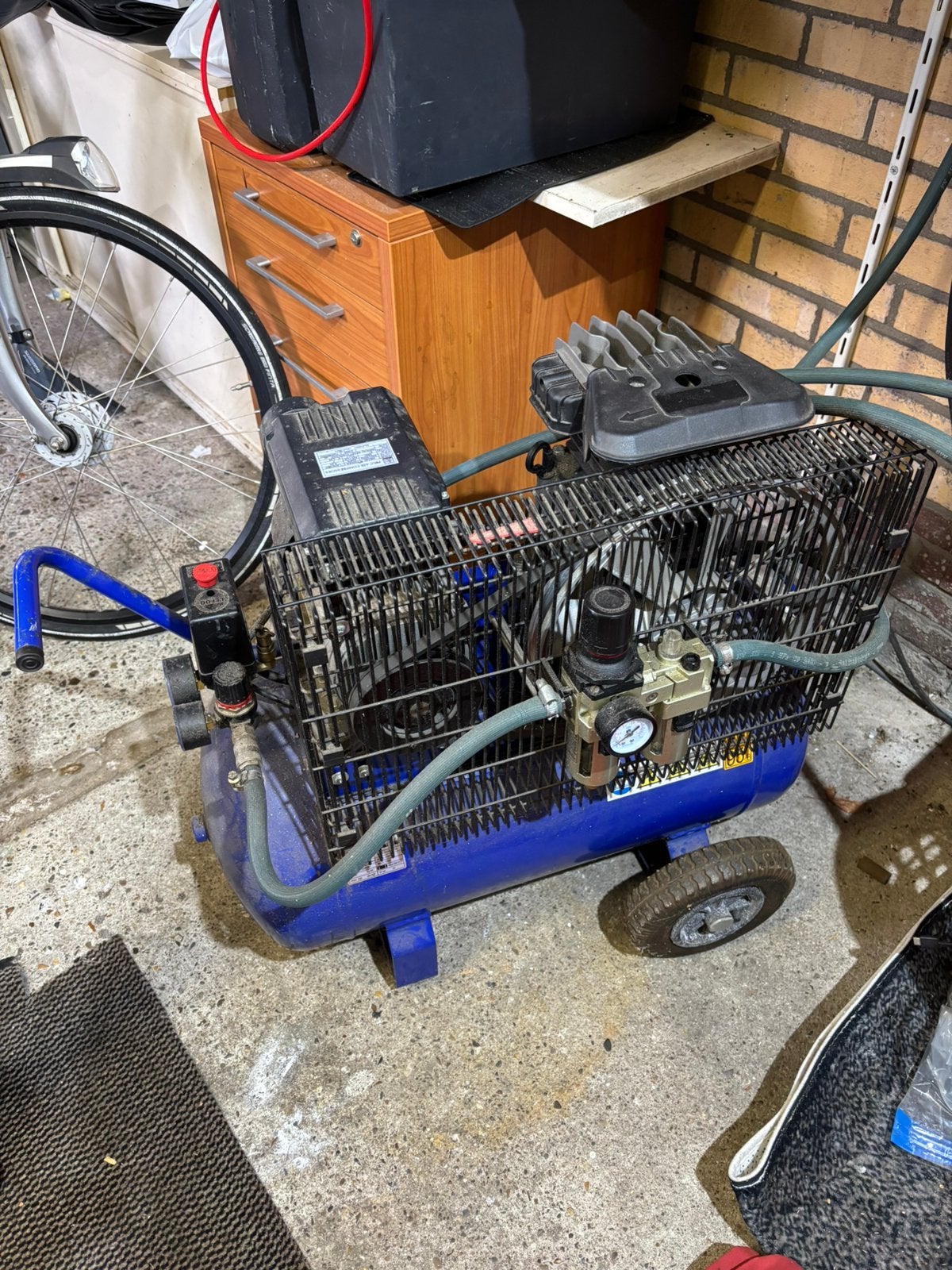 Compressor snaar aandrijving. Defect, Ophalen, Gebruikt, 6 tot 10 bar, Minder dan 200 liter/min