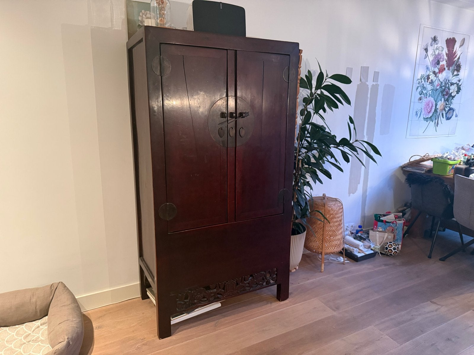 Antieke Chinese Kast - Donkerbruin Hout met Messing Beslag, Ophalen of Verzenden