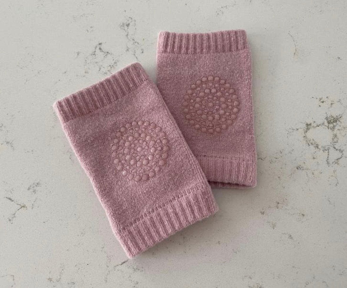 Kniebeschermers baby roze | kruipen baby meisje, Kinderen en Baby's, Babykleding | Overige, Ophalen of Verzenden, Zo goed als nieuw