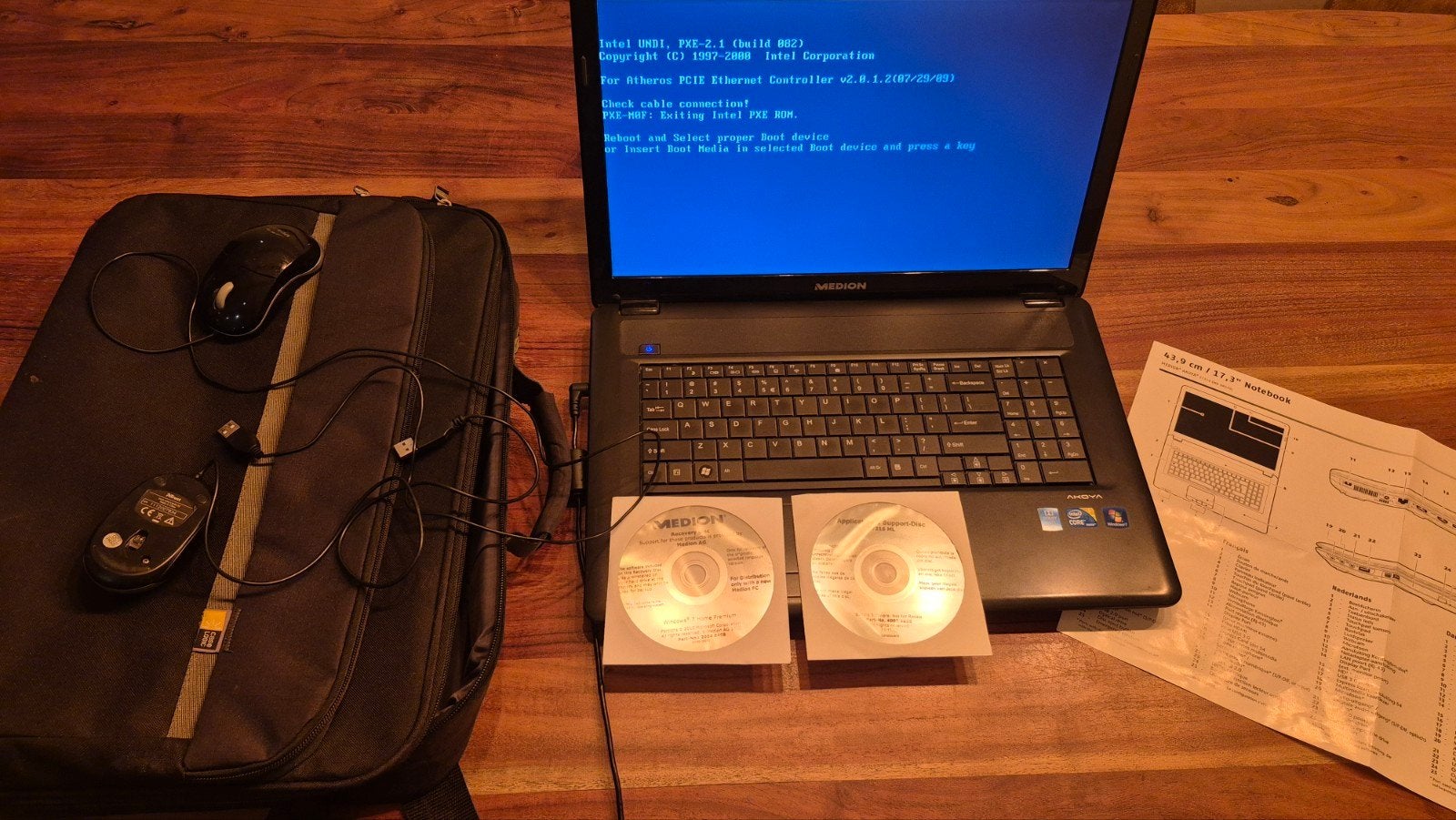 Medion Akoya MD98550 laptop - voor de handige  incl tas, Minder dan 4 GB, Medion, Onbekend, Ophalen of Verzenden